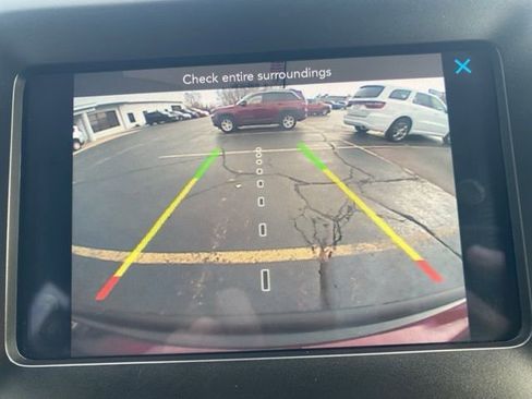 Used 2019 Jeep Cherokee Latitude Plus w/ Cold Weather Group image 39