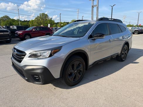 Used 2022 Subaru Outback Onyx Edition XT AWD/4WD image 1