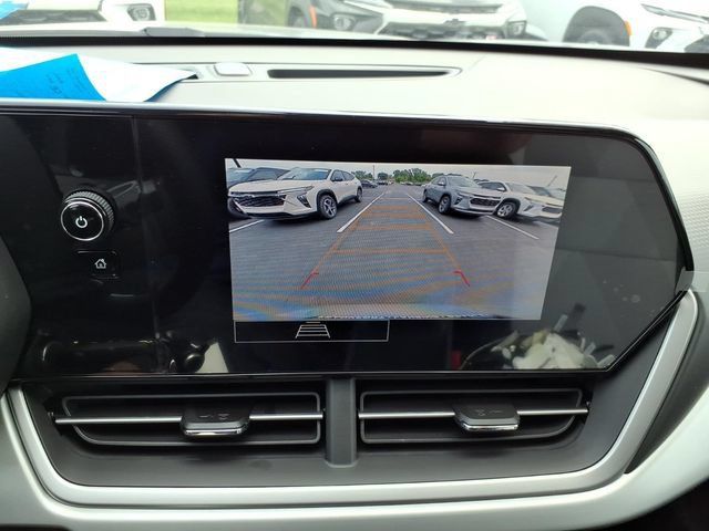 New 2026 Chevrolet Trax RS w/ Sunroof Package FWD image 12