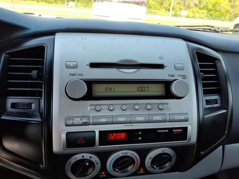 Used 2011 Toyota Tacoma 2WD Regular Cab image 9