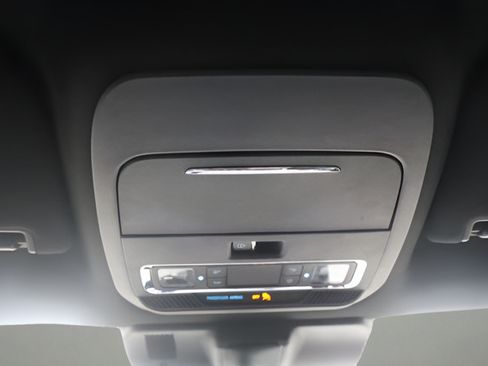 Used 2021 Ford F150 Lariat AWD/4WD image 10