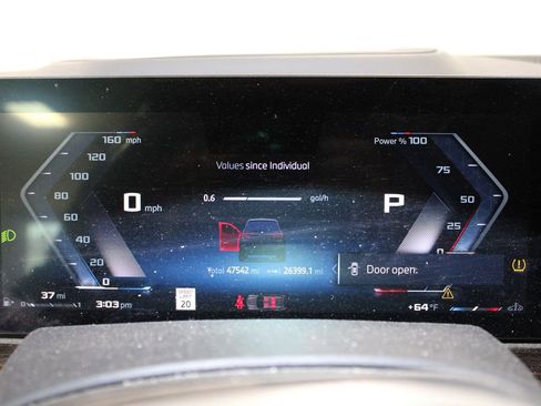 Used 2024 BMW X7 M60i w/ Executive Package image 21