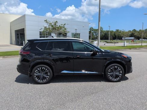 Certified 2026 Nissan Rogue Platinum w/ Platinum Premium Package AWD/4WD image 3