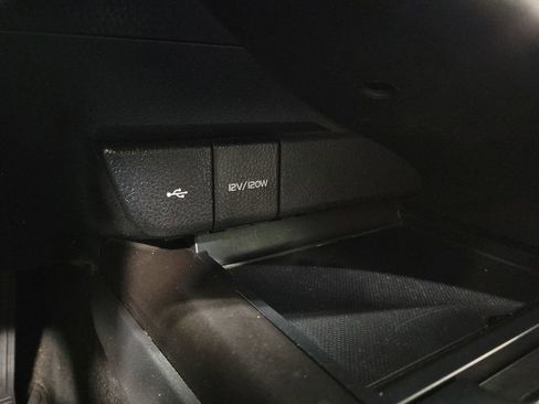 Used 2022 Toyota Camry LE w/ Carpet Mat Package (TMS) image 17
