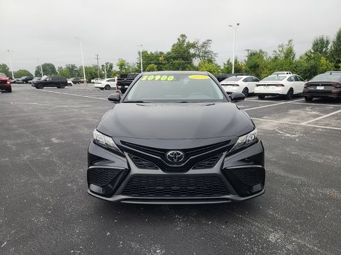 Used 2022 Toyota Camry SE w/ Audio Upgrade Package FWD image 11