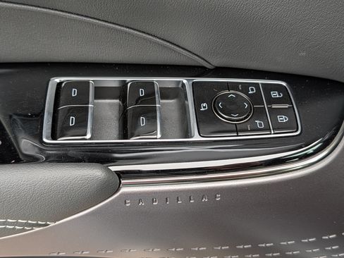 Used 2026 Cadillac Lyriq Luxury w/ LPO, Floor Liner Package AWD/4WD image 17