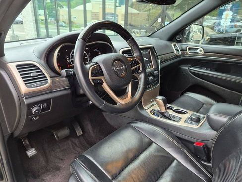 Used 2017 Jeep Grand Cherokee Overland AWD/4WD image 14
