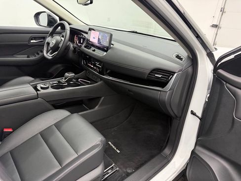 Used 2024 Nissan Rogue SL w/ SL Premium Package AWD/4WD image 40