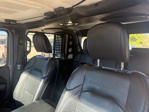 Used 2020 Jeep Gladiator Overland AWD/4WD image 17