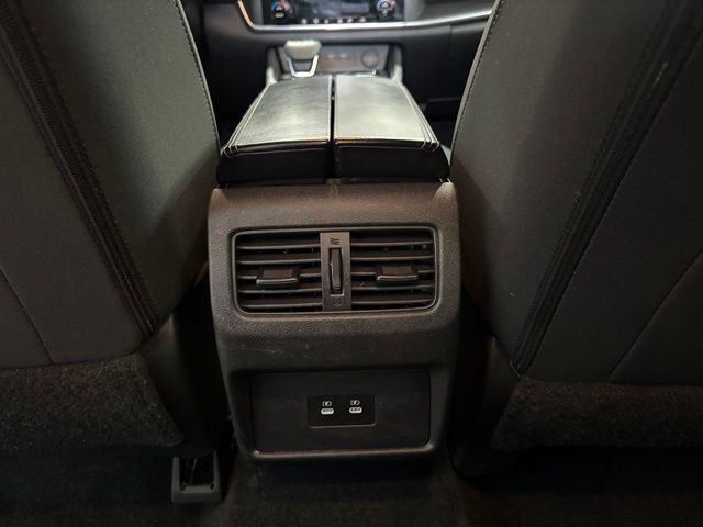 Used 2024 Nissan Rogue SV AWD/4WD image 35