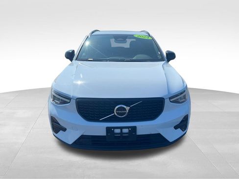 Used 2024 Volvo XC40 B5 Core AWD/4WD image 8