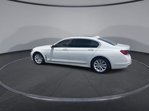 Used 2022 BMW 740i RWD image 6