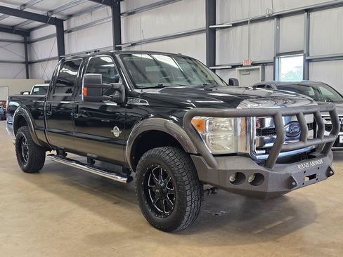 Used 2015 Ford F250 Lariat w/ Lariat Ultimate Package AWD/4WD image 3