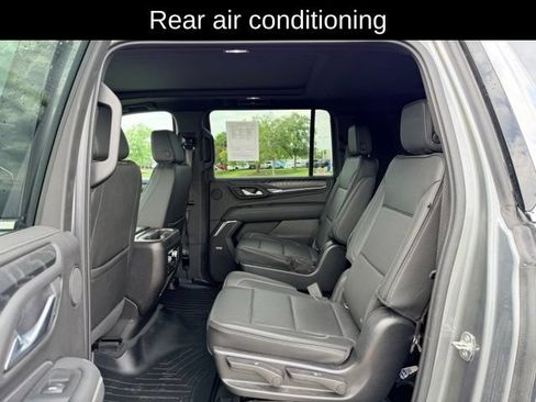 Used 2022 GMC Yukon XL Denali AWD/4WD image 9