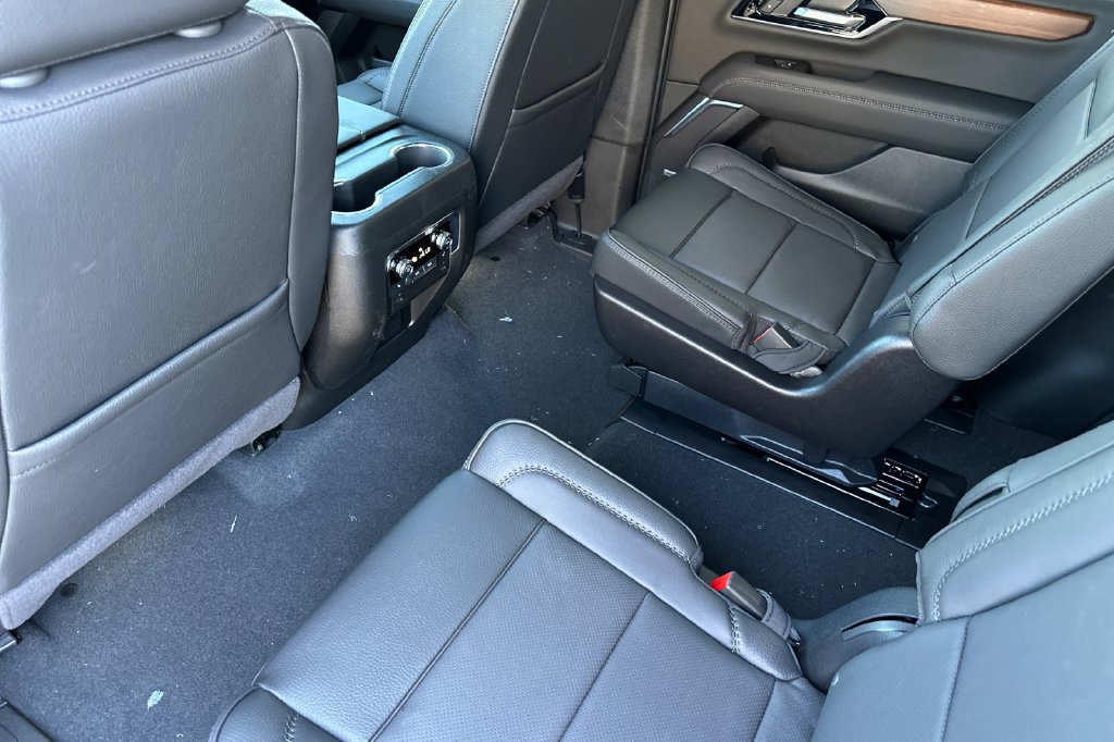 New 2027 GMC Yukon Denali w/ Advanced Technology Package AWD/4WD image 16
