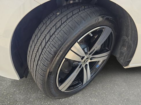 Used 2025 Mercedes-Benz C 300 Sedan image 31