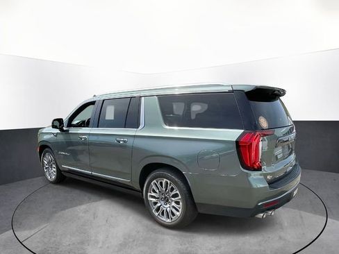 Used 2023 GMC Yukon XL Denali Ultimate AWD/4WD image 5