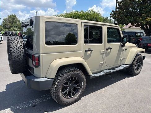 Used 2018 Jeep Wrangler Unlimited Sahara AWD/4WD image 3