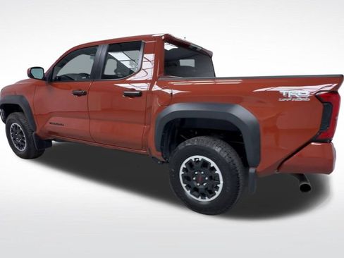 Used 2025 Toyota Tacoma TRD Off-Road AWD/4WD image 9