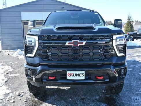 New 2026 Chevrolet Silverado 2500 ZR2 AWD/4WD image 11