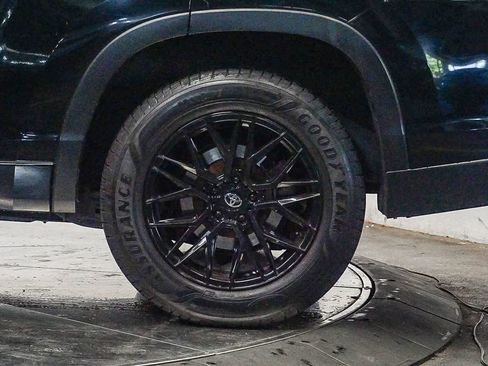 Used 2015 Toyota Highlander XLE FWD image 10