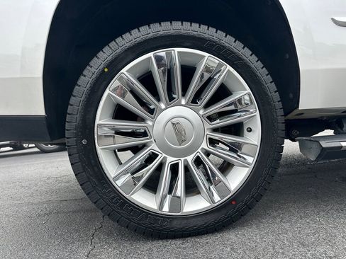 Used 2016 Cadillac Escalade Platinum AWD/4WD image 17