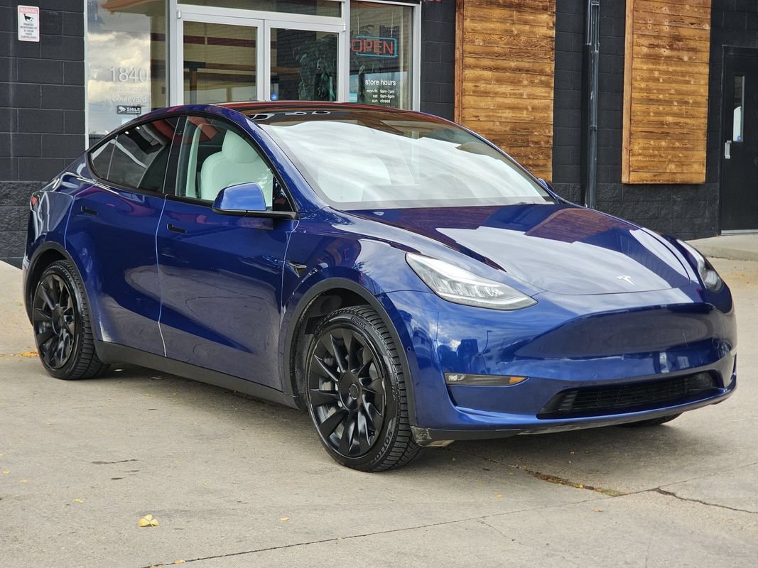 Used 2022 Tesla Model Y Long Range AWD/4WD image 12