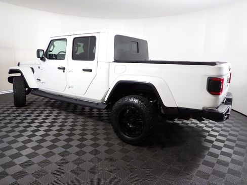 Used 2020 Jeep Gladiator Overland w/ Dual Top Group AWD/4WD image 12
