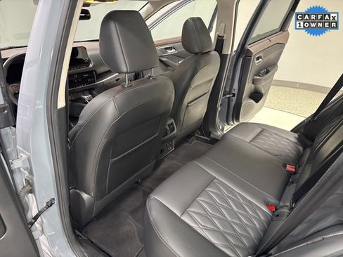 Used 2022 Nissan Rogue Platinum w/ Head-Up Display Package image 23