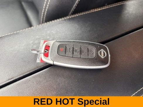 Used 2024 Nissan Rogue SL AWD/4WD image 48