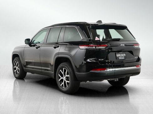 Used 2025 Jeep Grand Cherokee Limited AWD/4WD image 3