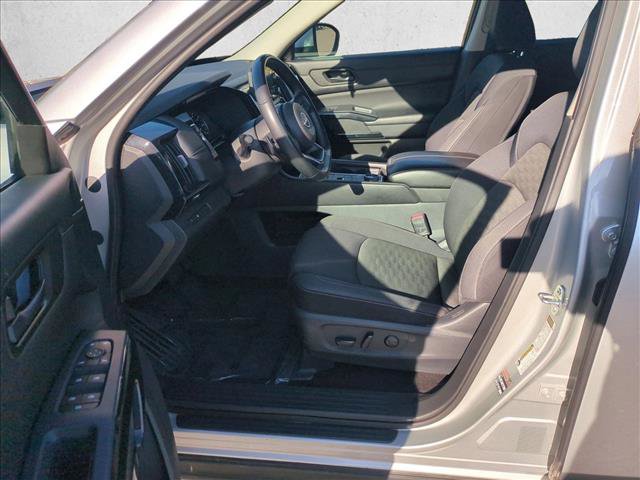 Used 2024 Nissan Pathfinder SV AWD/4WD image 15