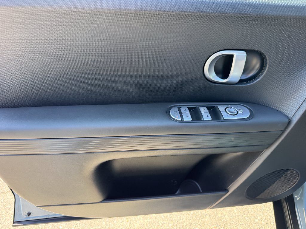 Certified 2024 Hyundai Ioniq 5 SE RWD image 18