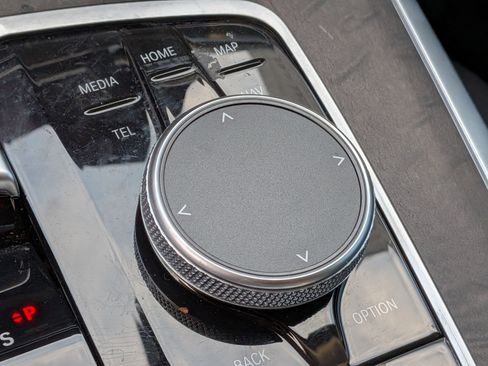 Used 2025 BMW X7 xDrive40i w/ Premium Package image 25