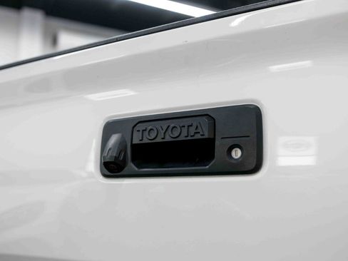 Used 2020 Toyota Tacoma TRD Off-Road w/ Technology Package image 28