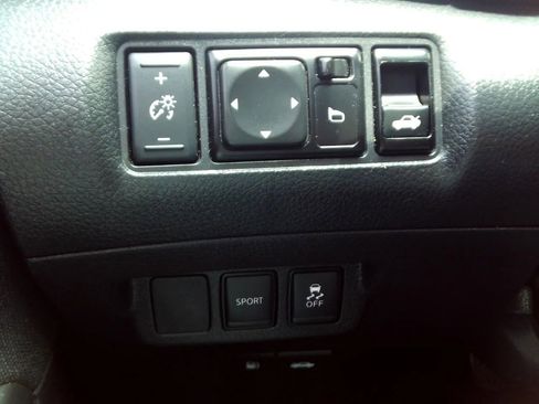 Used 2019 Nissan Sentra SR FWD image 14