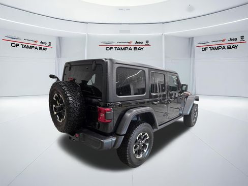 Used 2025 Jeep Wrangler Unlimited Rubicon AWD/4WD image 6