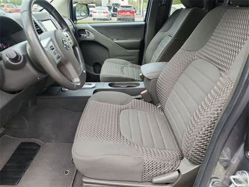 Used 2021 Nissan Frontier SV image 14