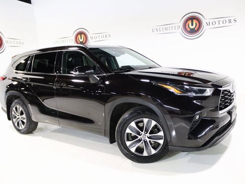 Used 2021 Toyota Highlander XLE image 7