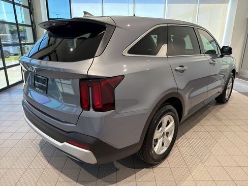 Certified 2024 Kia Sorento LX FWD image 5