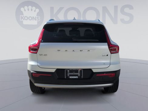 New 2025 Volvo XC40 B5 Ultra w/ Climate Package image 5