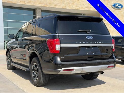 Used 2024 Ford Expedition XLT image 12