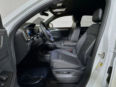 New 2026 Volkswagen Atlas Cross Sport SE image 12