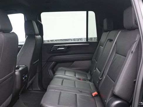 Used 2025 Chevrolet Suburban Z71 AWD/4WD image 5