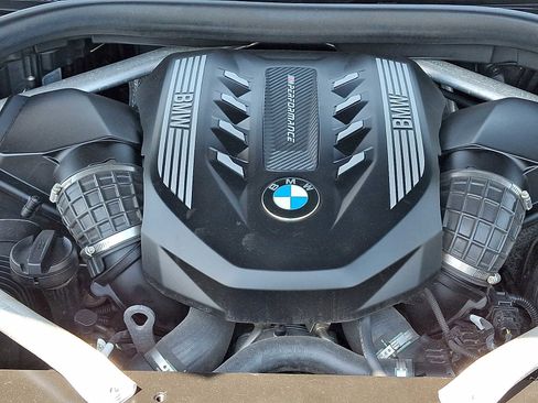 Used 2022 BMW X7 M50i AWD/4WD image 36