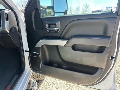 Used 2019 Chevrolet Silverado 2500 LTZ w/ Duramax Plus Package image 16