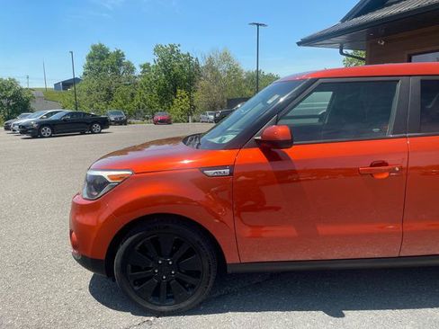 Used 2019 Kia Soul + FWD image 2