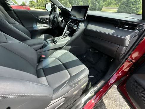 Used 2022 Toyota Venza XLE AWD/4WD image 21