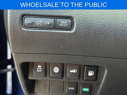 Used 2020 Nissan Rogue SV FWD image 19