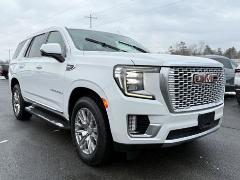 Used 2021 GMC Yukon Denali w/ Advanced Technology Package image 3